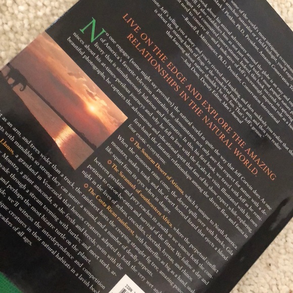 NWT Jeff Corwin Living on the Edge Book - Picture 12 of 16